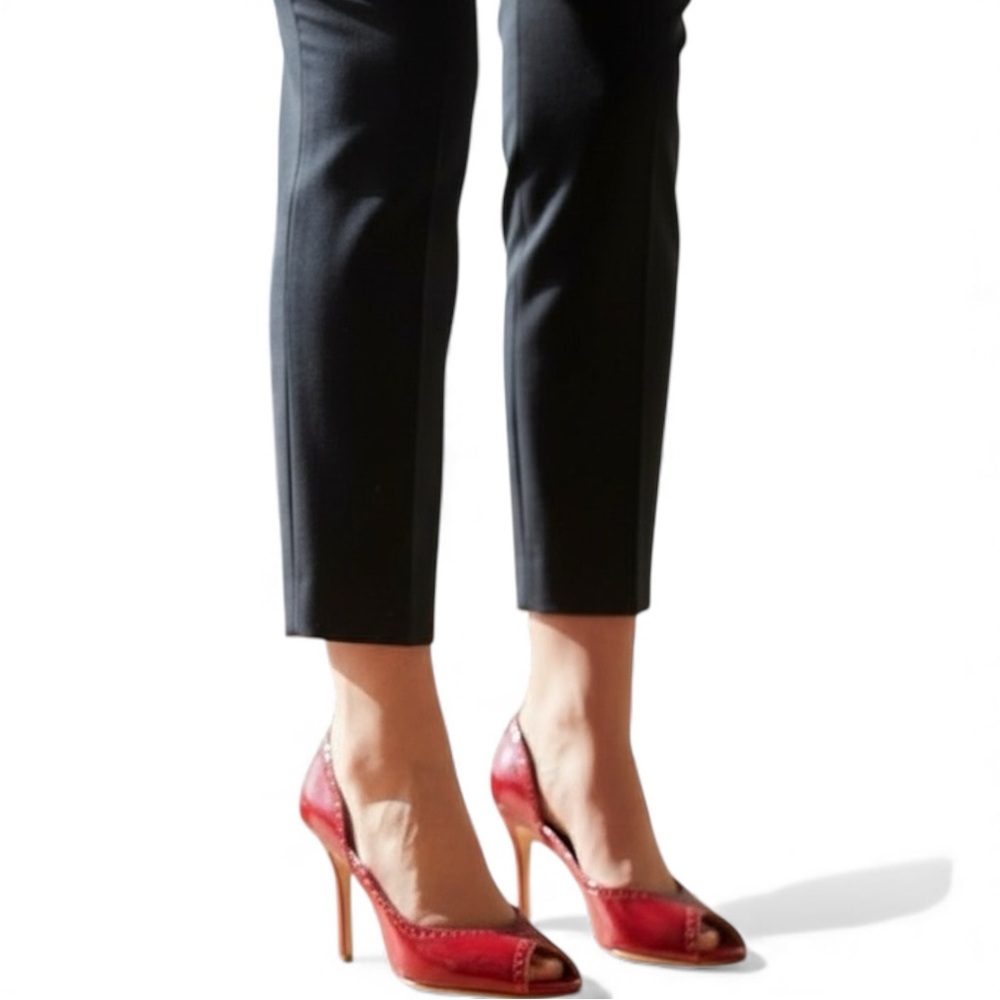 MANOLO BLAHNIK
Burgundy Patent Leather D'Orsay Peep Toe red heels - Picture 2 of 15